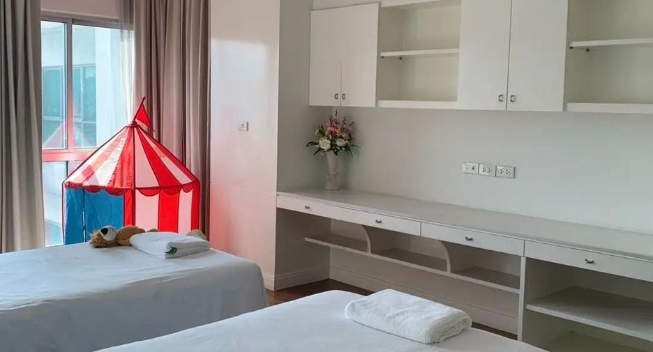For rent 4 ベッドルーム condo in Pathum Wan, Bangkok