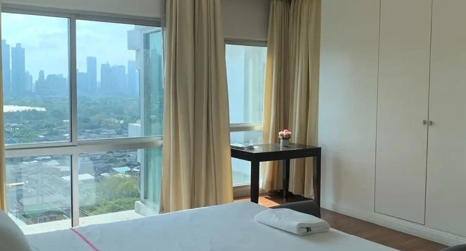 For rent 4 ベッドルーム condo in Pathum Wan, Bangkok