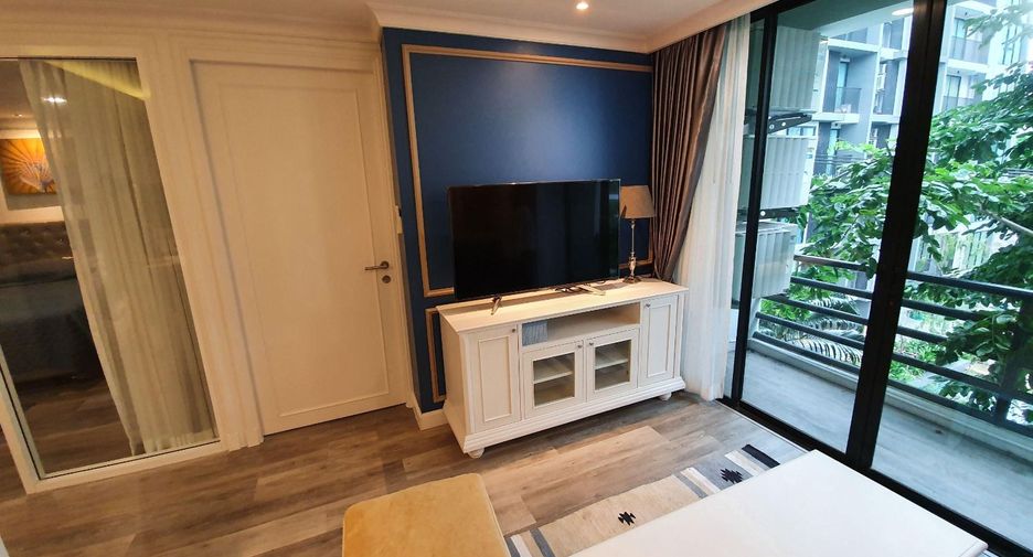 For rent 3 bedrooms condo in Phra Khanong, Bangkok