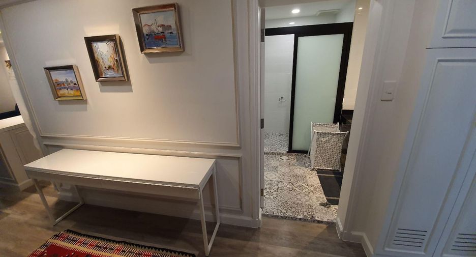 For rent 3 bedrooms condo in Phra Khanong, Bangkok