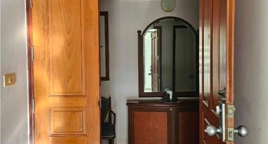 For sale 3 ベッドルーム condo in Bang Lamung, Chonburi