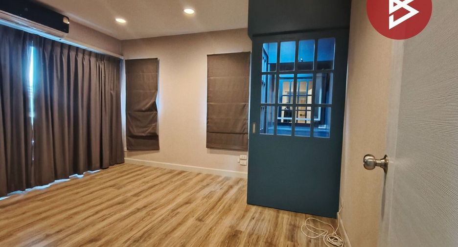 Casa en venta de 4 habitaciones en Phra Samut Chedi, Samut Prakan