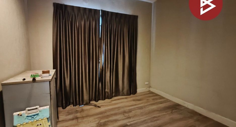 Casa en venta de 4 habitaciones en Phra Samut Chedi, Samut Prakan