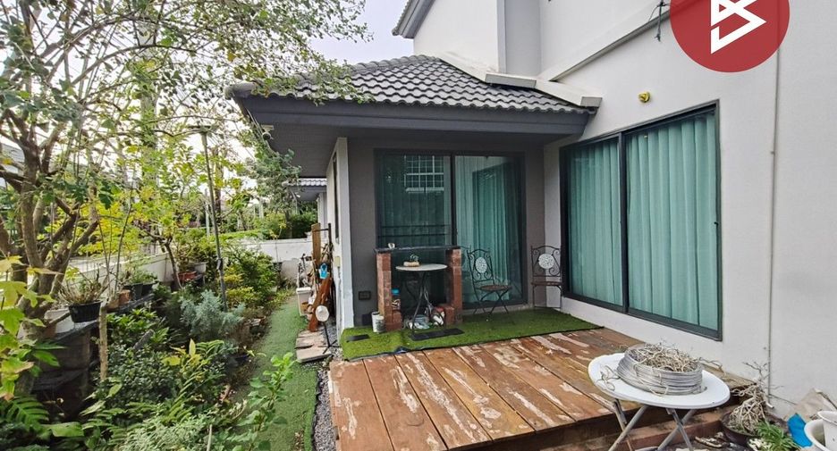 Casa en venta de 4 habitaciones en Phra Samut Chedi, Samut Prakan