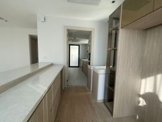 Condo en alquiler de 4 habitaciones en Khlong Toei, Bangkok