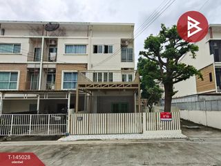 For sale 4 bedrooms townhouse in Suan Luang, Bangkok