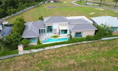 Casa en venta de 4 habitaciones en Bang Lamung, Chonburi