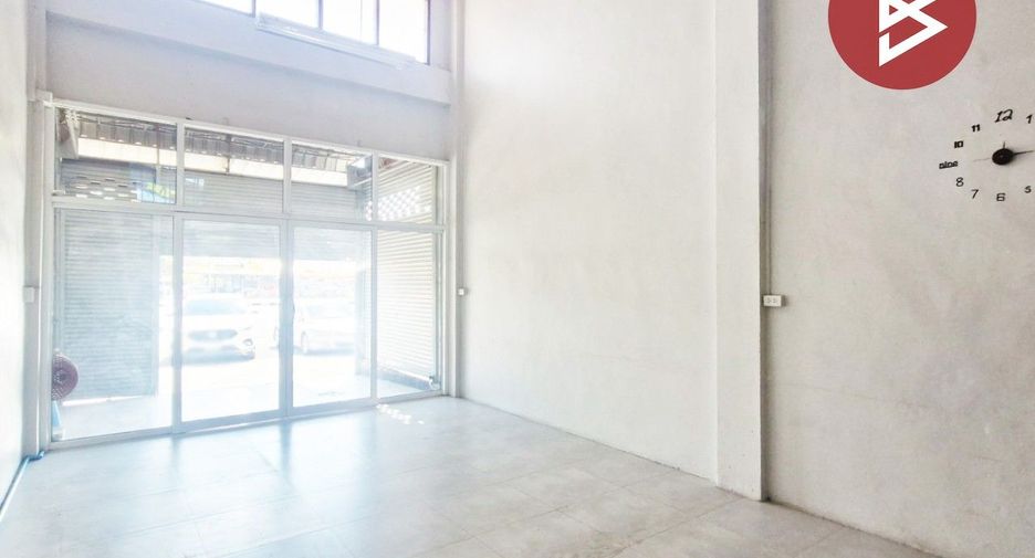 For sale 3 ベッドルーム retail Space in Chai Badan, Lopburi
