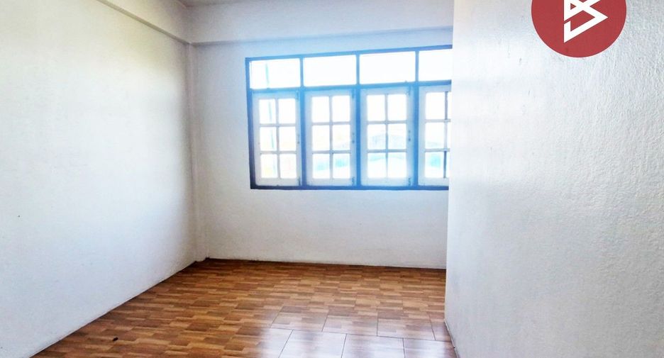 For sale 3 ベッドルーム retail Space in Chai Badan, Lopburi