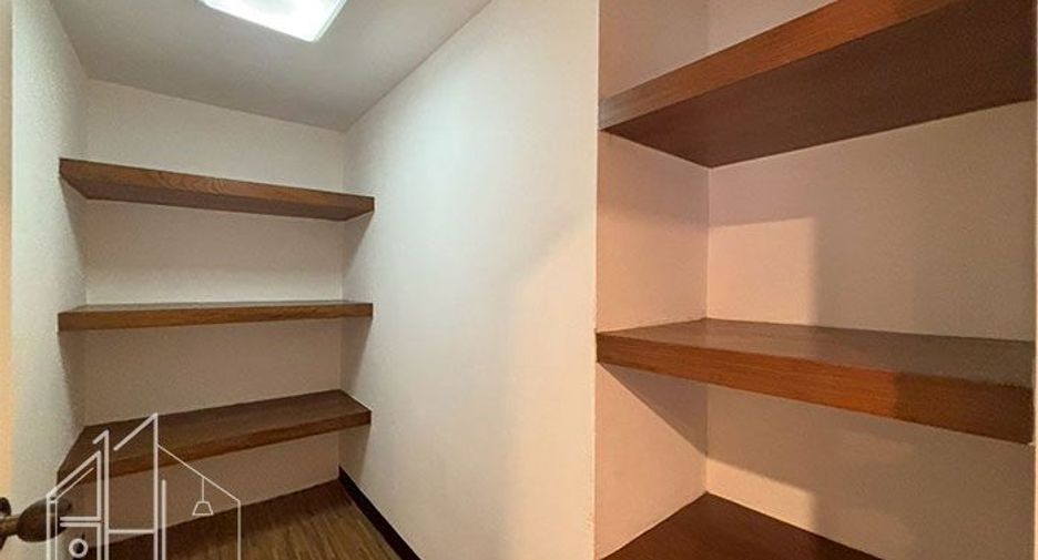 ให้เช่า 3 ห้องนอน คอนโด ใน วัฒนา, กรุงเทพฯ