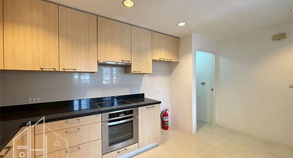 ให้เช่า 3 ห้องนอน คอนโด ใน วัฒนา, กรุงเทพฯ