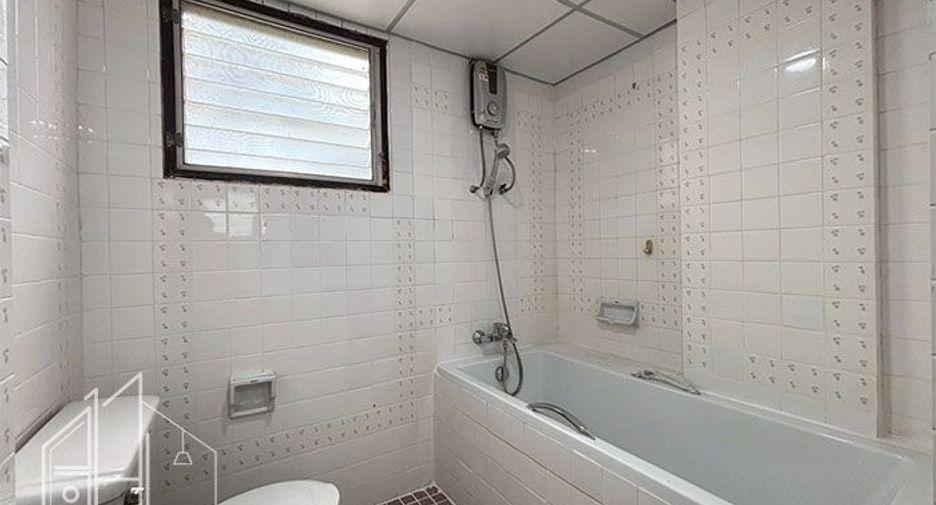 For rent 2 ベッドルーム condo in Khlong Toei, Bangkok