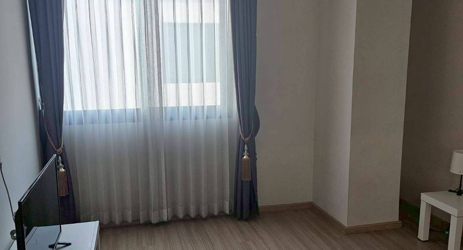 For sale 1 bed condo in Mueang Samut Prakan, Samut Prakan