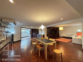For rent 3 bedrooms apartment in Khlong Toei, Bangkok