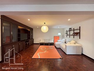 For rent 3 bedrooms apartment in Khlong Toei, Bangkok