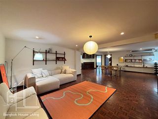 For rent 3 bedrooms apartment in Khlong Toei, Bangkok
