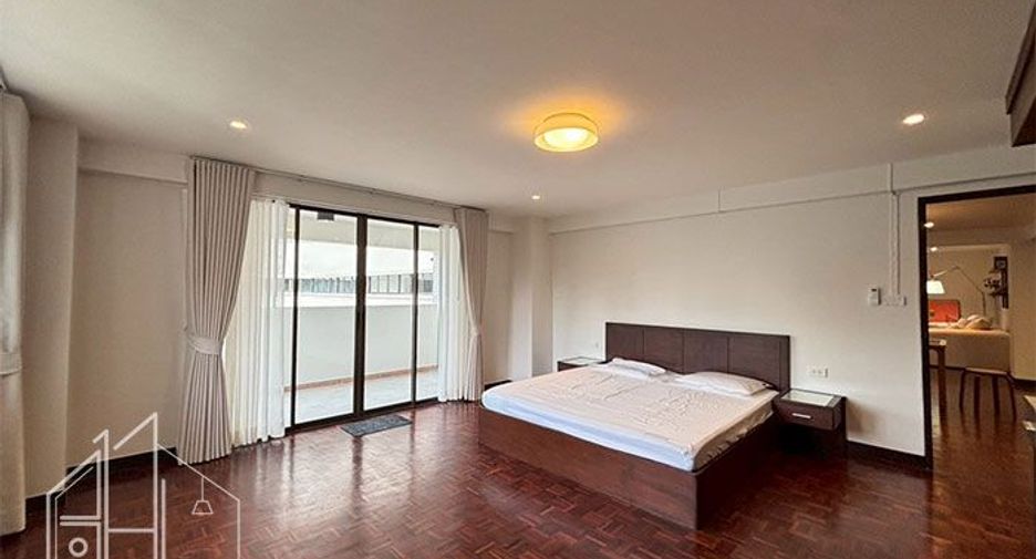 For rent 3 bedrooms apartment in Khlong Toei, Bangkok