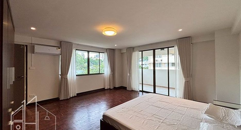 For rent 3 bedrooms apartment in Khlong Toei, Bangkok