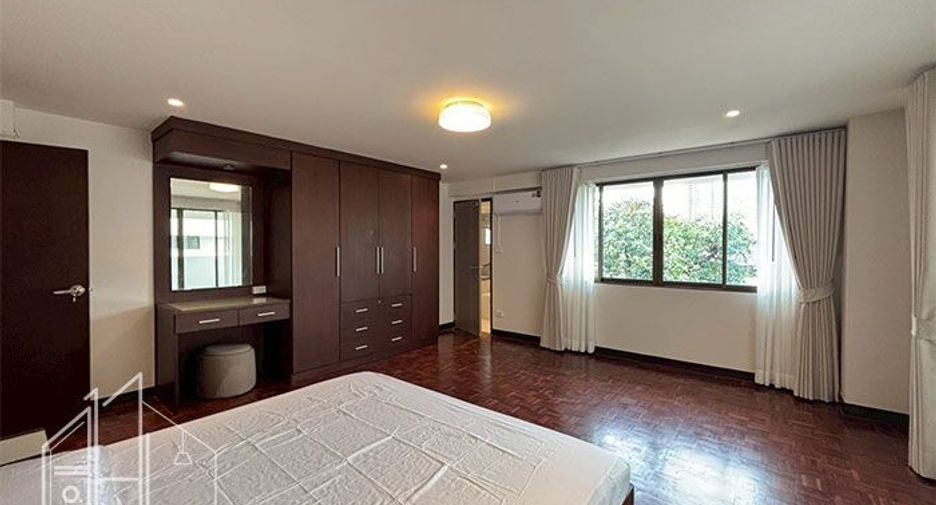 For rent 3 bedrooms apartment in Khlong Toei, Bangkok