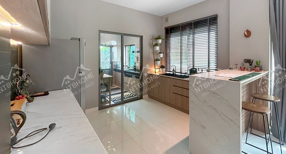 Casa en venta de 4 habitaciones en Mueang Nonthaburi, Nonthaburi