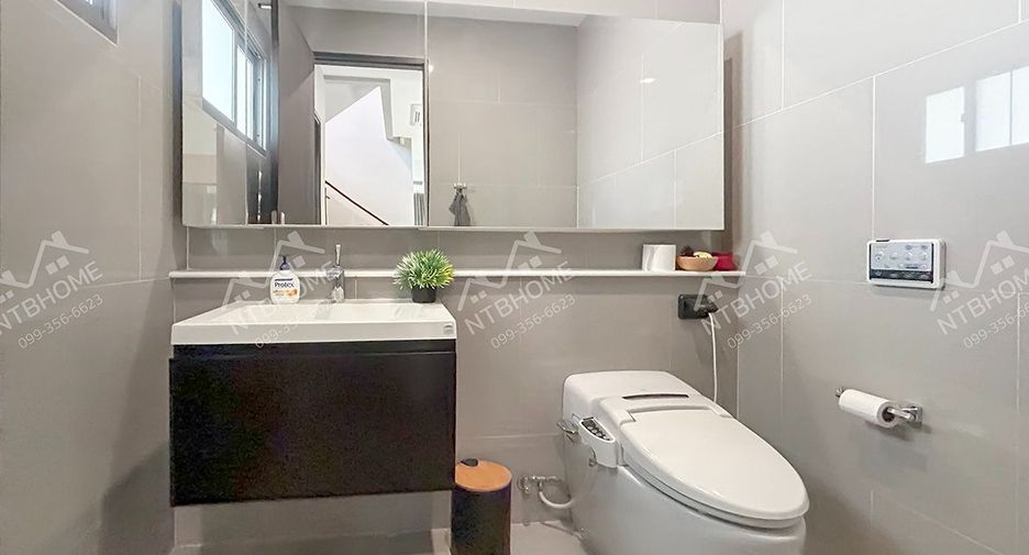 Casa en venta de 4 habitaciones en Mueang Nonthaburi, Nonthaburi