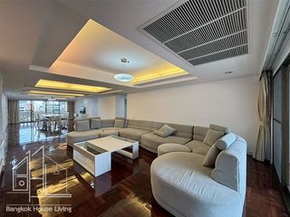 À louer 4 chambres condo à Watthana, Bangkok