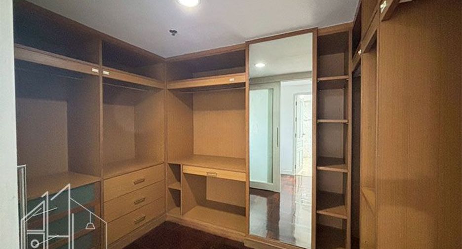ให้เช่า 4 ห้องนอน คอนโด ใน วัฒนา, กรุงเทพฯ