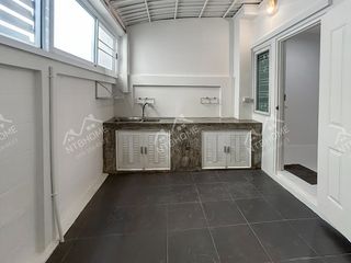 Casa adosada en venta de 3 habitaciones en Pak Kret, Nonthaburi