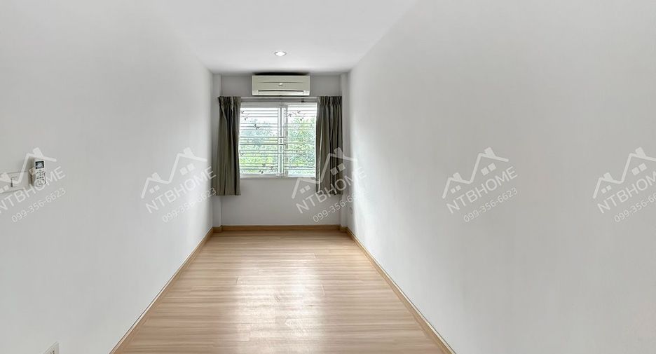 Casa adosada en venta de 3 habitaciones en Pak Kret, Nonthaburi