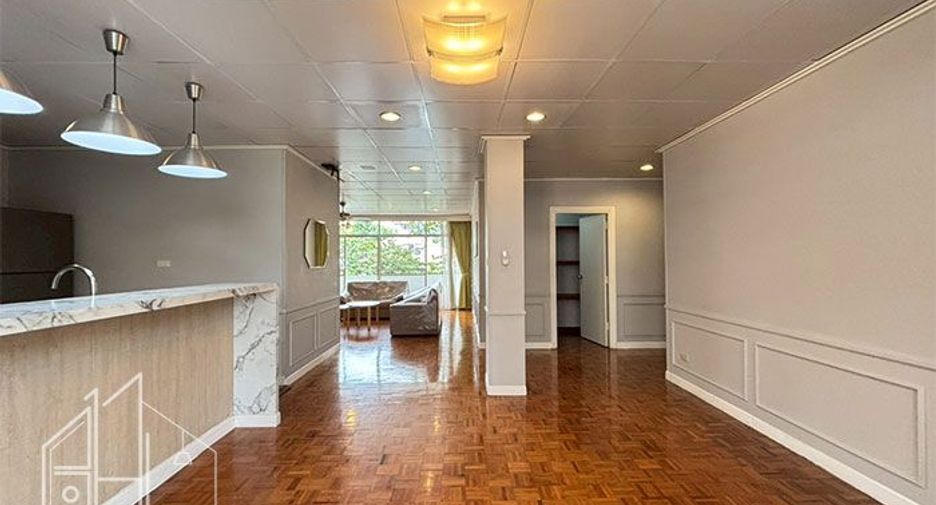 For rent 4 bedrooms condo in Watthana, Bangkok