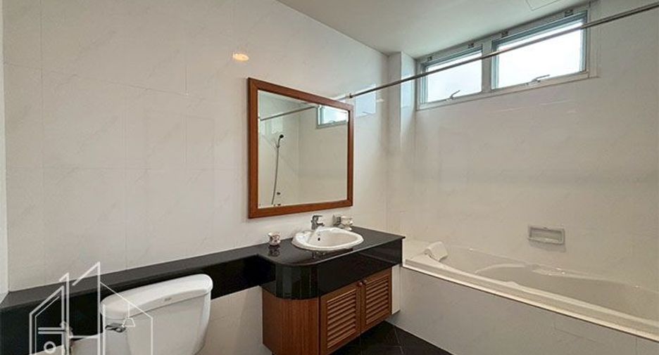 For rent 3 bedrooms condo in Watthana, Bangkok