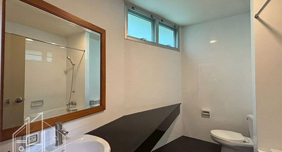 For rent 3 bedrooms condo in Watthana, Bangkok