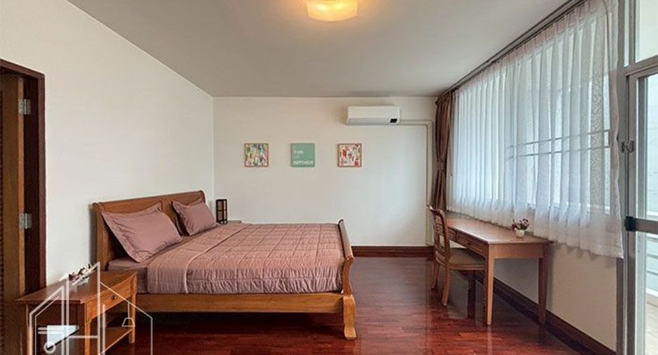 For rent 3 bedrooms condo in Watthana, Bangkok