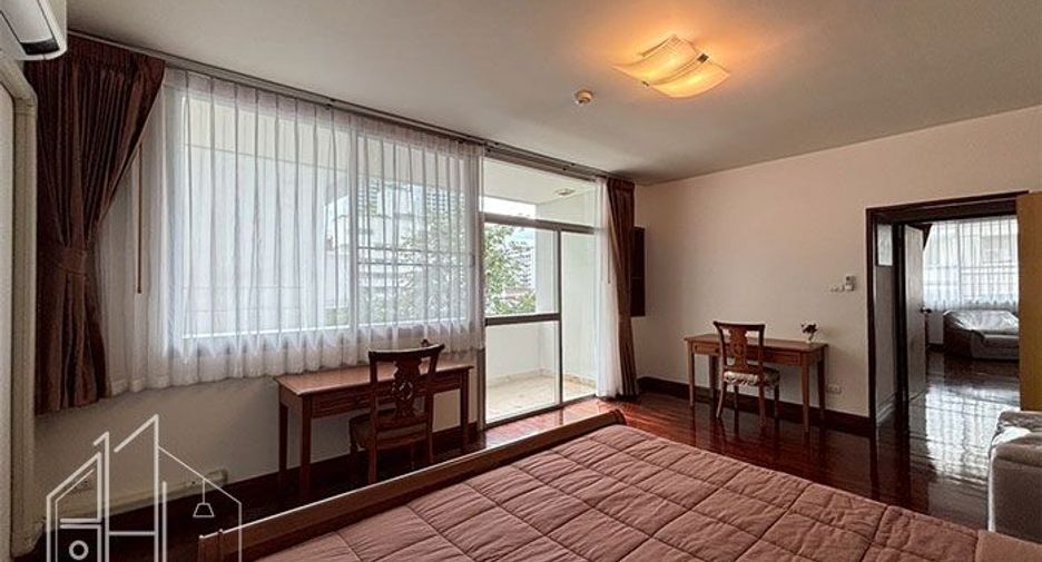 For rent 3 bedrooms condo in Watthana, Bangkok