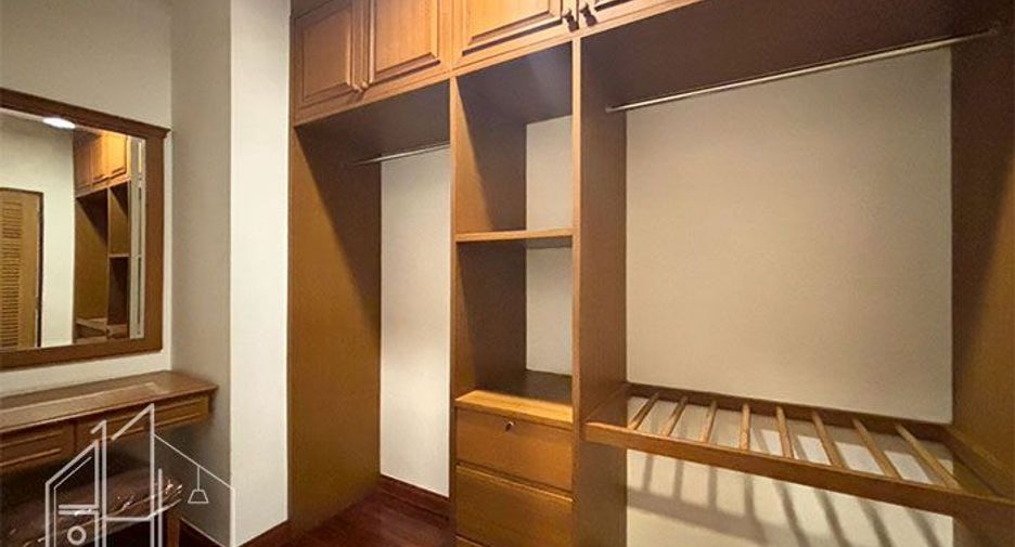 For rent 3 bedrooms condo in Watthana, Bangkok