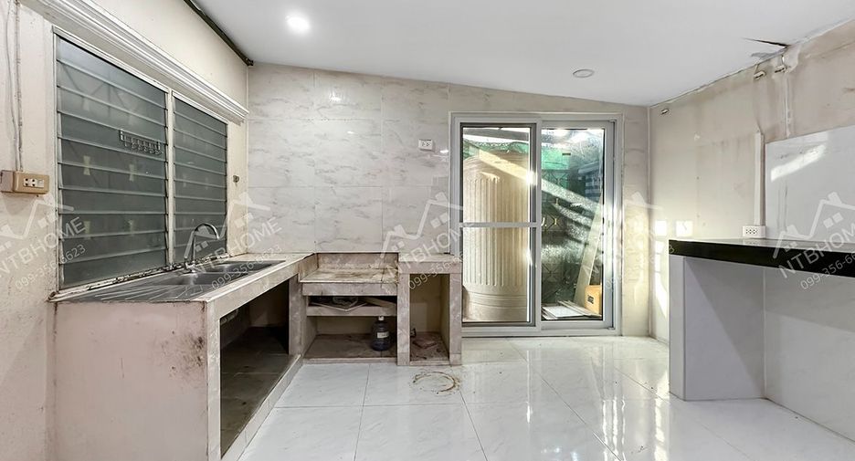 Casa en venta de 4 habitaciones en Bang Bua Thong, Nonthaburi