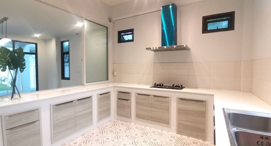 For sale 3 bedrooms house in Bang Saray, Pattaya