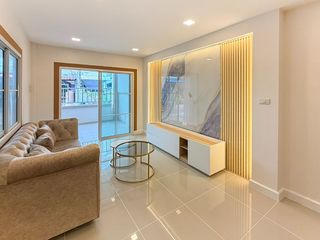 Casa adosada en venta de 3 habitaciones en Bang Bua Thong, Nonthaburi