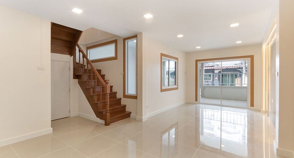 Casa adosada en venta de 3 habitaciones en Bang Bua Thong, Nonthaburi