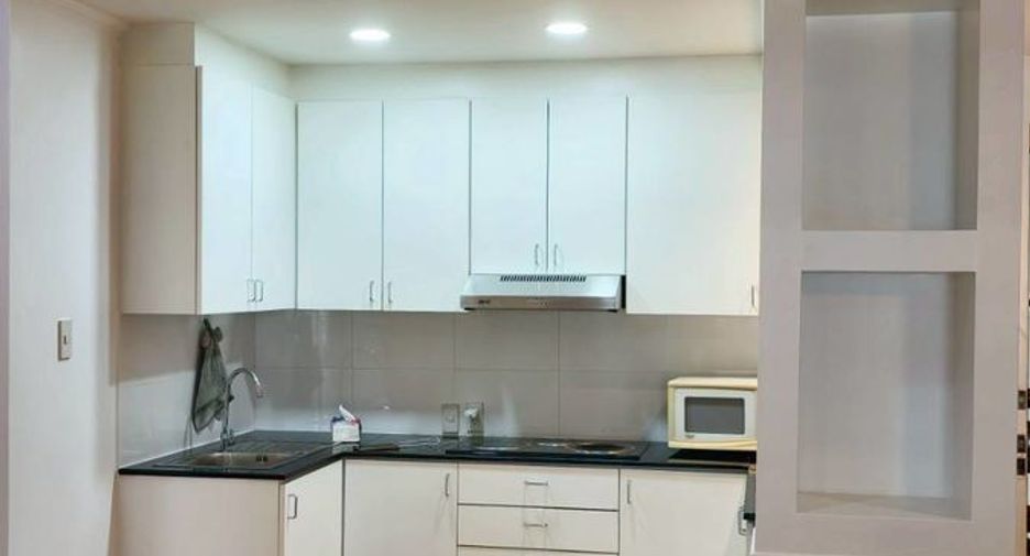 For sale 2 bedrooms condo in Khlong Toei, Bangkok