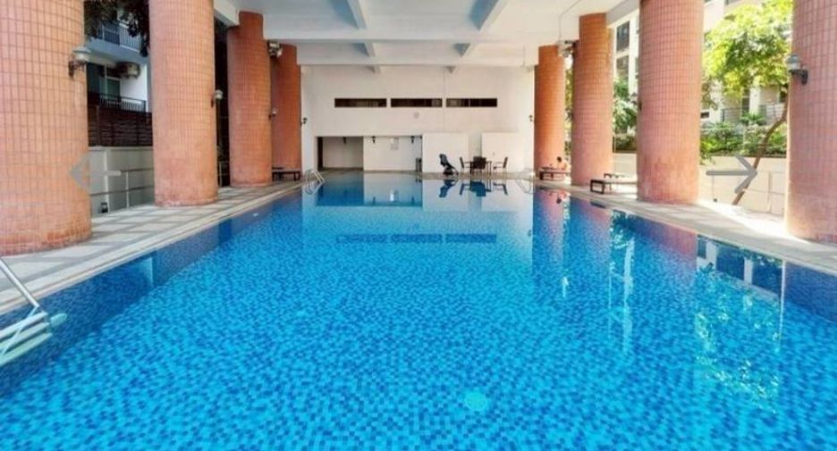 For sale 2 bedrooms condo in Khlong Toei, Bangkok