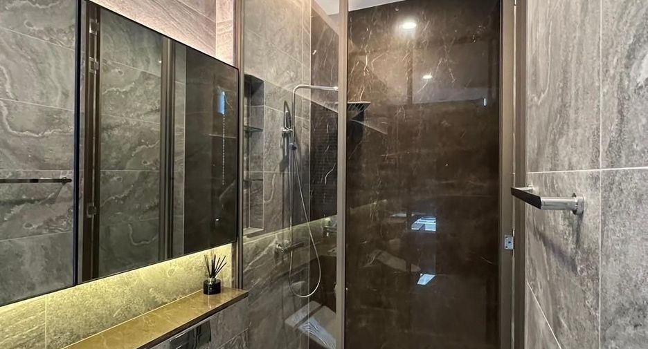 Condo en alquiler de 2 habitaciones en Khlong Toei, Bangkok