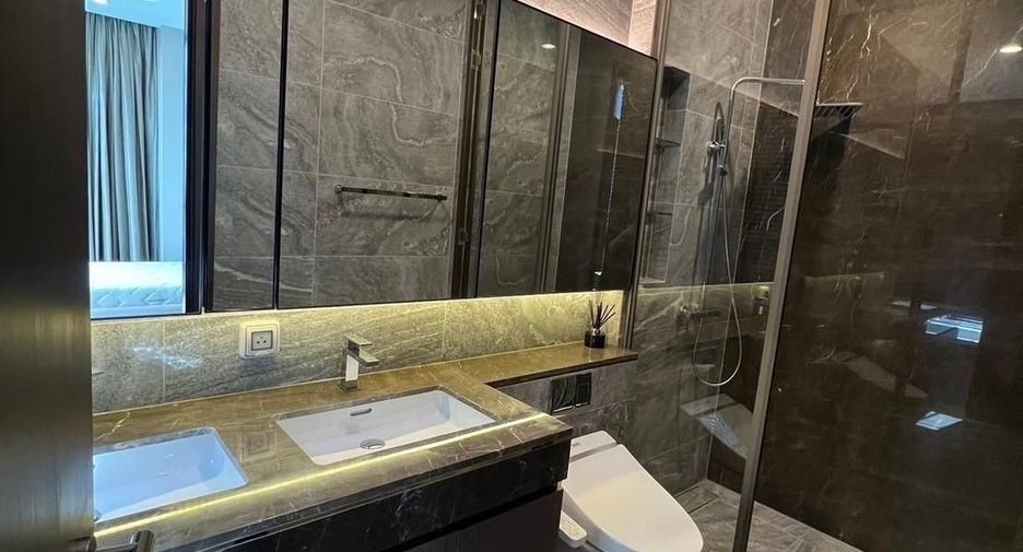 Condo en alquiler de 2 habitaciones en Khlong Toei, Bangkok