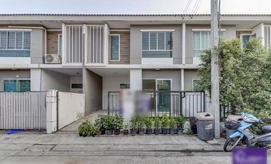 For sale 3 bedrooms townhouse in Khlong Sam Wa, Bangkok
