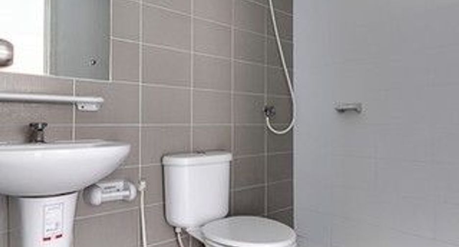 For sale 3 bedrooms townhouse in Khlong Sam Wa, Bangkok
