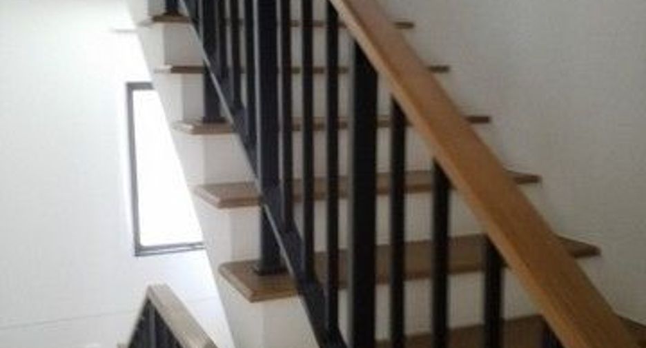 For sale 3 bedrooms townhouse in Saphan Sung, Bangkok