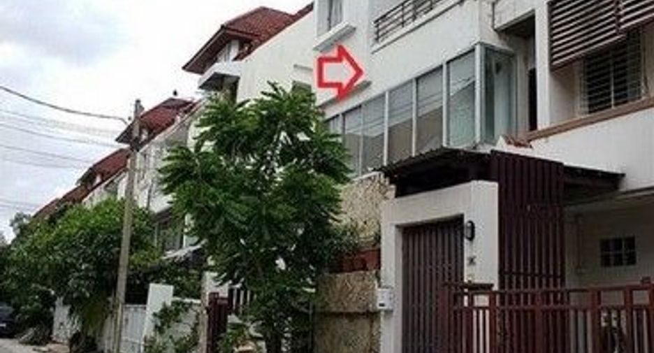For sale 2 bedrooms townhouse in Min Buri, Bangkok