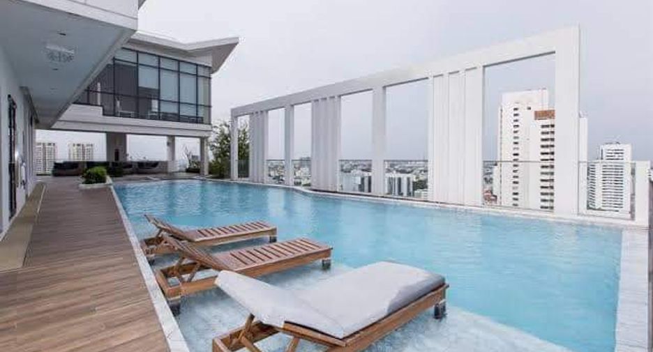 For rent 2 bedrooms apartment in Watthana, Bangkok