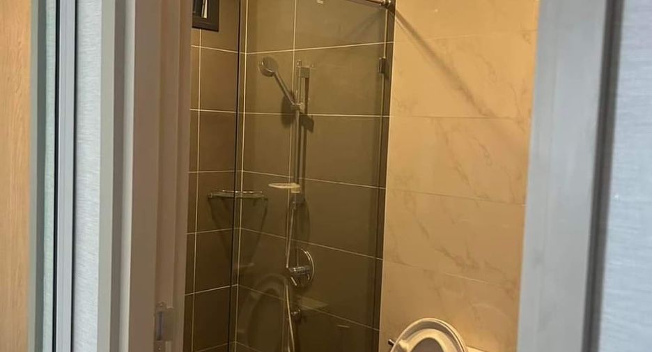 For rent 2 bedrooms apartment in Watthana, Bangkok
