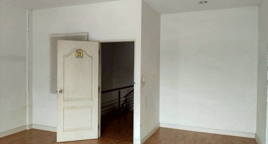 Продажа 1 кровать таунхаус в Нонг Кхаем, Бангкок